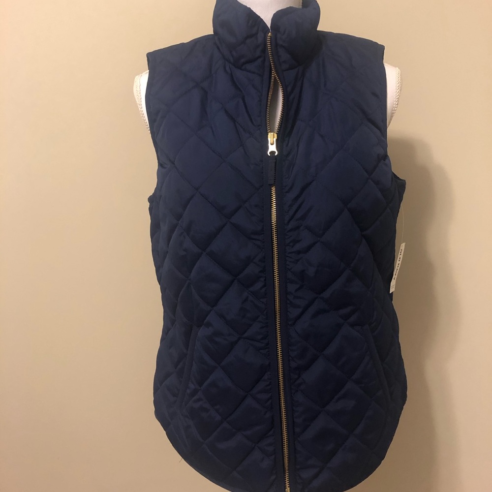 New with tags- navy vest